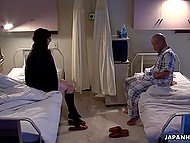 Patient shows to teen Japanese girl how he pleases himself and teaches this girl using dildo properly