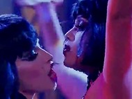 Hot actresses Gina Gershon and Elizabeth Barkley surprise us with amazing pole dance